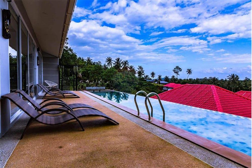 Pool villa for sale Maenam